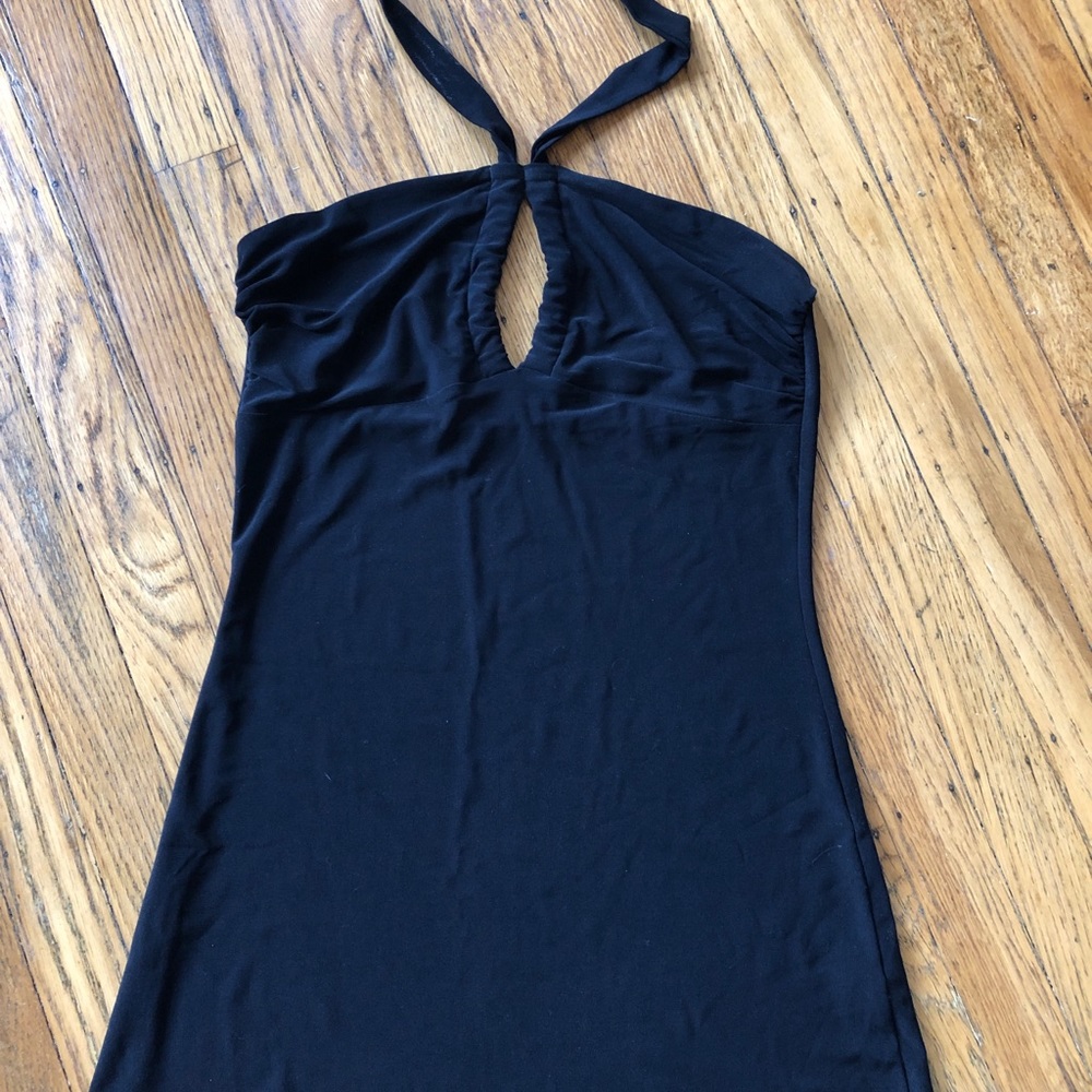 Black | Open back | keyhole in front